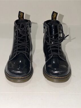Dr. Martens Kids Glossy Black Lace-Up Ankle Boots
